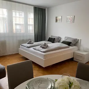 - Grey Apartman