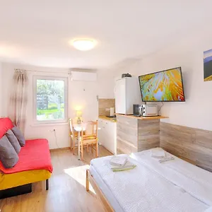New With Aircon & Free Parking Apartament