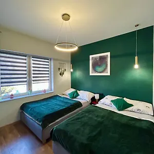 premium-exclusive-suite.warsawhotelspoland.com/